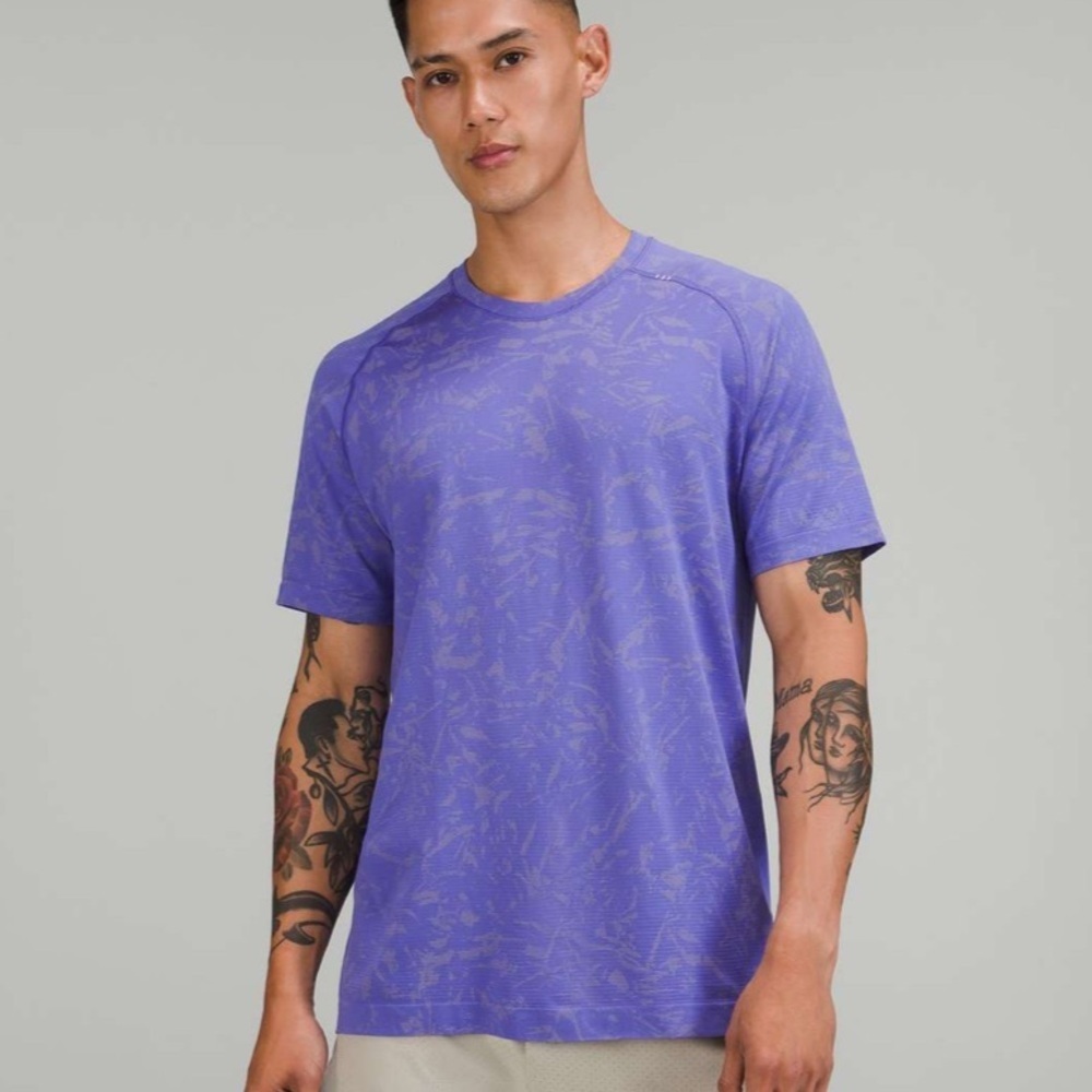 Lululemon Metal Vent Tech Short Sleeve Shirt 2.0
Block Floral Prosecco